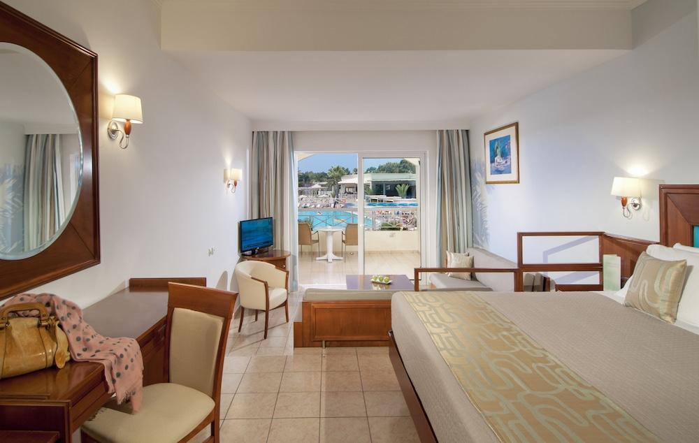 Kipriotis Maris Suites Psalidi  Exterior photo