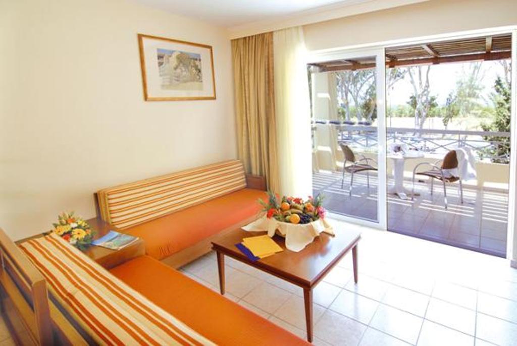 Kipriotis Maris Suites Psalidi  Exterior photo